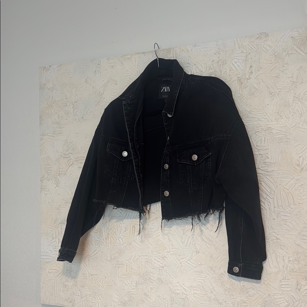 Zara Black Jean Jacket with Cropped Style and Classic Collar